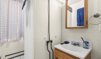 134 Duke St, East Greenwich, RI 02818