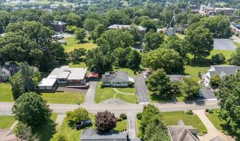 222 NE Stonewall Hts, Abingdon, VA 24210