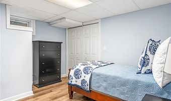 33 Upland Way, Barrington, RI 02806