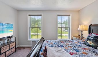 60 Lady Slipper Ln, Chester, NH 03036