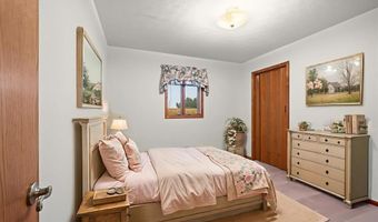 11938 Davis Rd, Alhambra, IL 62001