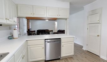 1402 Pineland Dr, Bainbridge, GA 39819