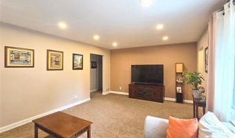 202 Pleasant Ave, Bergenfield, NJ 07621