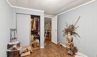 76 Railroad St, Auxier, KY 41602