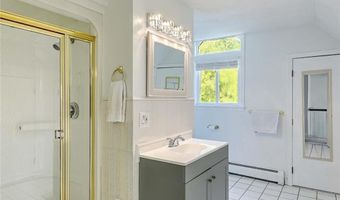 247 Oaklawn Ave, Cranston, RI 02920