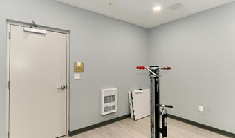 635 SLATERS Ln G-01, Alexandria, VA 22314