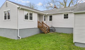 13 Norway Rd, North Haven, CT 06473