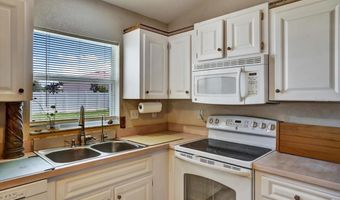 130 EVERGREEN Dr, Auburndale, FL 33823
