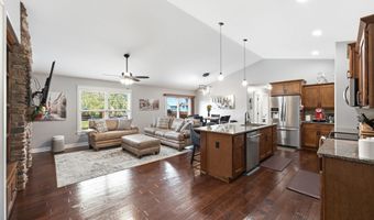 319 31st St SW, Altoona, IA 50009