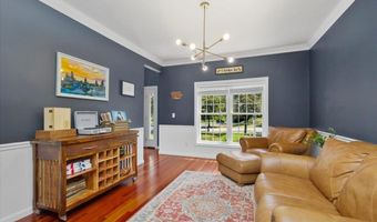 36 Summit Rd, Bedford, NH 03110