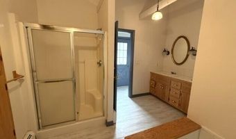 14 Lakeshore Dr, Belgrade, ME 04917