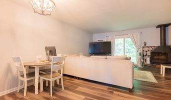 95 Chestnut St APT I, Bethel, CT 06801