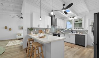 3175 Poelua Pl, Honolulu, HI 96822