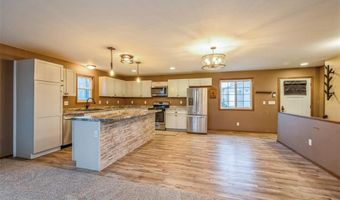 78 2nd Ave, Atkins, IA 52206