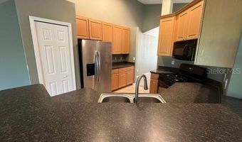 6818 CAMBRIDGE PARK Dr, Apollo Beach, FL 33572