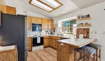 21930 Mohican Ave, Apple Valley, CA 92307