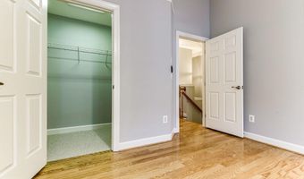 953 HARRISON Cir, Alexandria, VA 22304