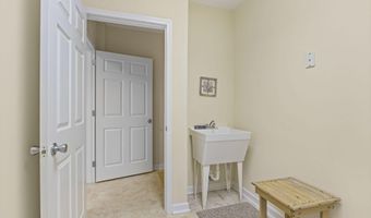 215 E Ft Macon Rd, Atlantic Beach, NC 28512
