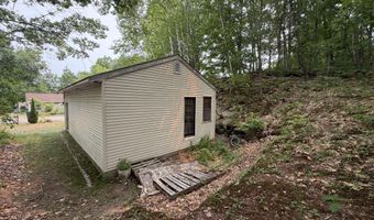 21 7th St, Auburn, ME 04210