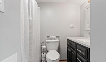 1833 N OWAISSA St, Appleton, WI 54911