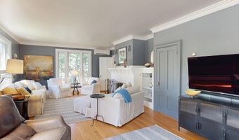 75 Court St, Belfast, ME 04915