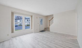 190 Merrick Rd 35, Amityville, NY 11701