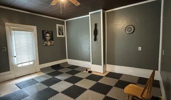 114 E Concord St, Athens, WV 24712