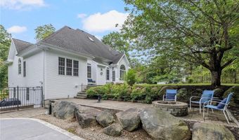 15 Sophia Cir, North Kingstown, RI 02852