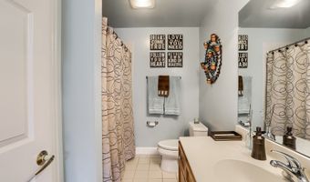 28 Crestview Ln 28, Danbury, CT 06810