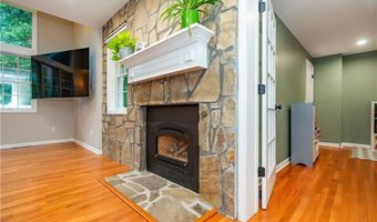 7 Wickham Rd, North Kingstown, RI 02852
