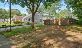 103 Everglade Ave, Warwick, RI 02886