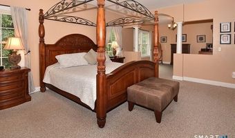 5 Biltmore Ct, Avon, CT 06001