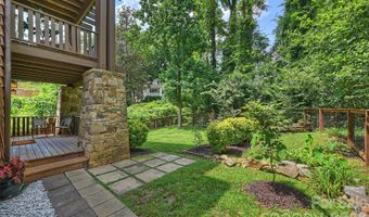 1611 Tippah Park Ct, Charlotte, NC 28205