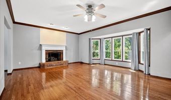 465 Redwood Forest Dr, Ballwin, MO 63021