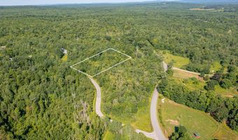15 Bowling Green Ln, Belfast, ME 04915