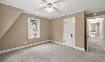 2327 Donald St, Ames, IA 50014