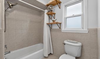 9 LINCOLN Pkwy, Bayonne, NJ 07002