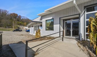 617 Green Blvd, Aurora, IN 47001