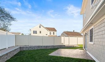25 Scallop Shell Rd, Narragansett, RI 02882