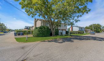 19 Spruce St, Beachwood, NJ 08722