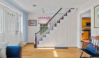 24 Liberty St, Clinton, CT 06413