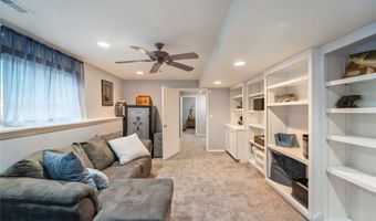 410 Oakwood Ct, Altoona, IA 50009