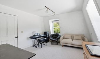 7 Nichols Ln 7, Hopkinton, RI 02832