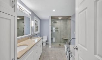 52 Clubhouse Dr, Bourne, MA 02532