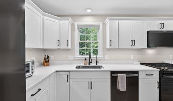 47 Chestnut Dr, Allenstown, NH 03275