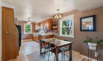 2207 S GREENVIEW St, Appleton, WI 54915