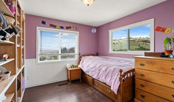 2140 N Valley View Rd, Ashland, OR 97520