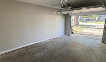 808 E Walnut St, Aurora, MO 65605