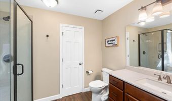 1008 Westrun Dr, Ballwin, MO 63021