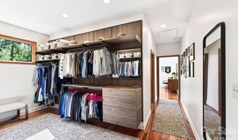 9 Bees Mountain Dr, Asheville, NC 28804